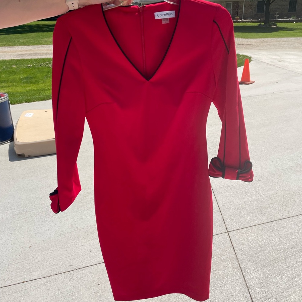 Calvin Klein Red V-Neck Sheath Dress with Black Piping